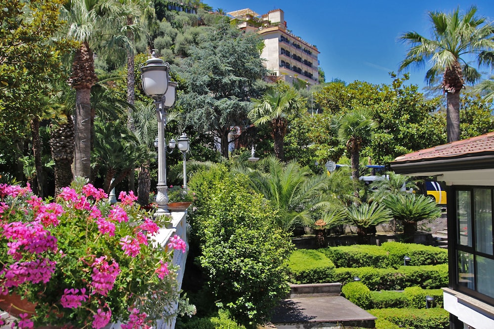 Grand Hotel Parco Del Sole 39/47