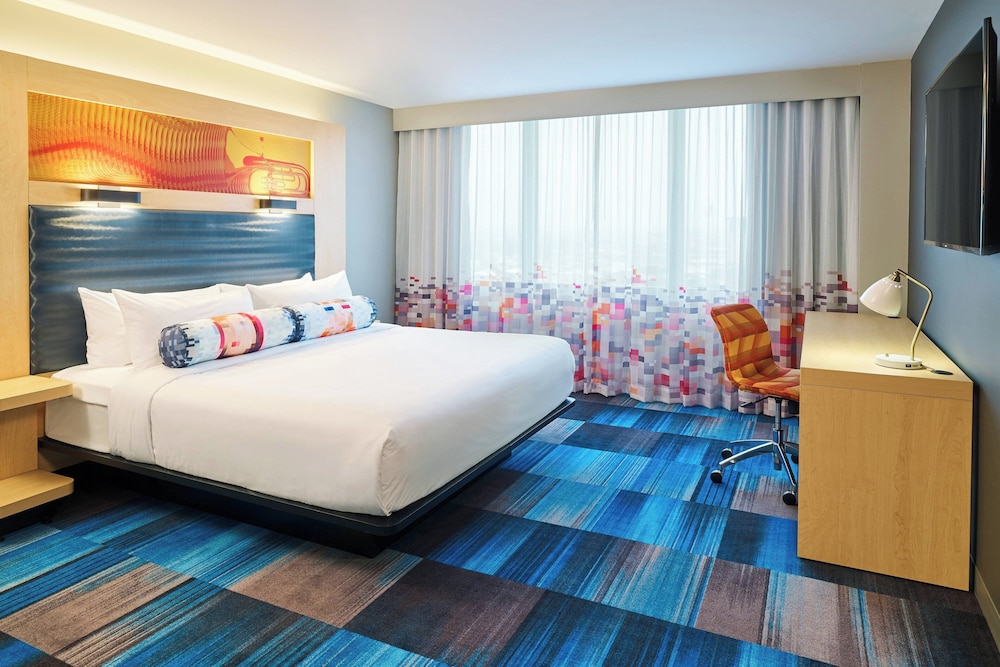 Room, King Bed, Accessible