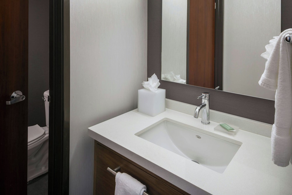 Courtyard by Marriott Richland - Columbia Point 50/50