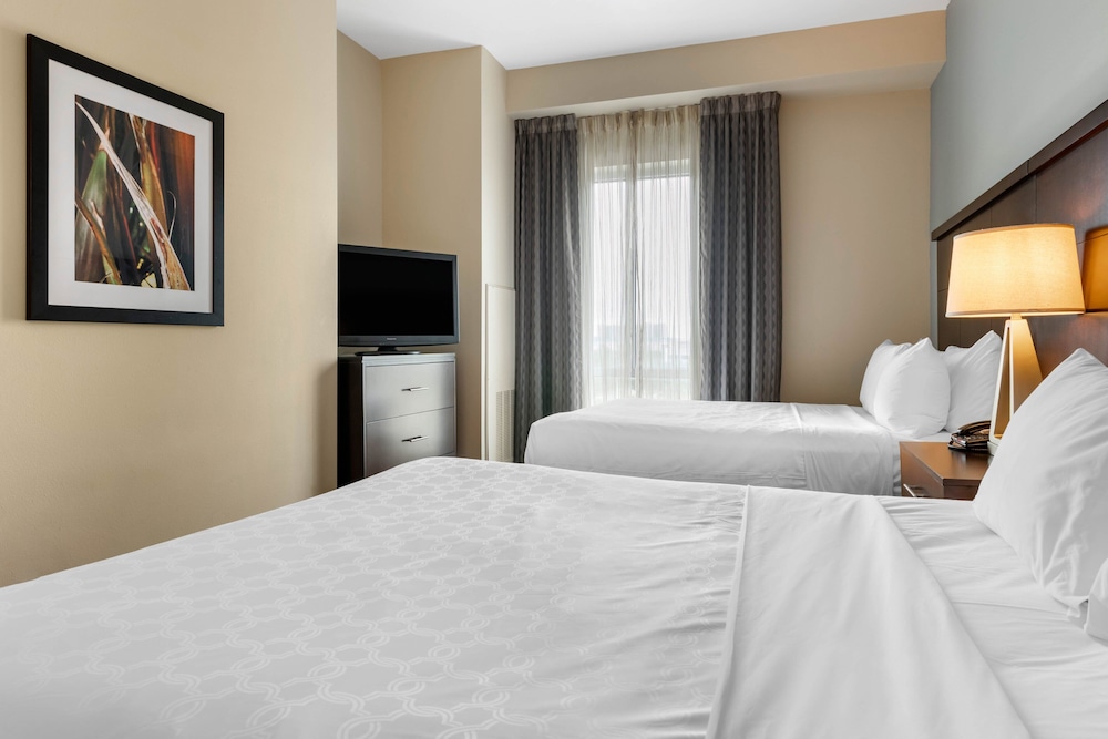 Staybridge Suites St. Petersburg FL 25/79