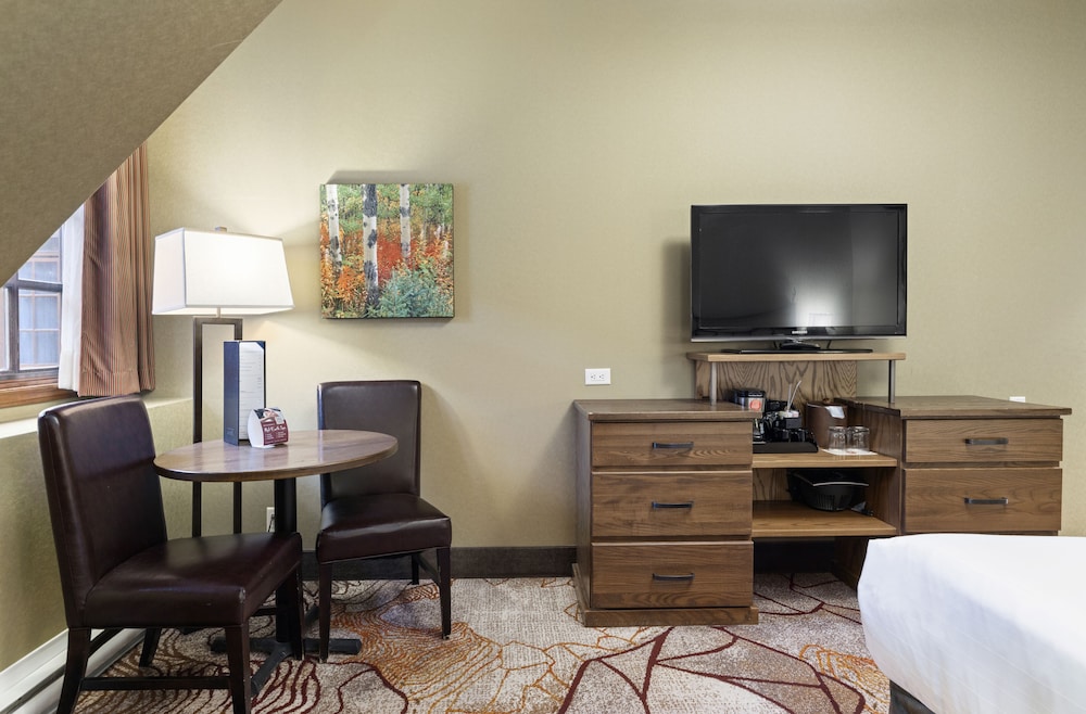 Banff Caribou Lodge & Spa 60/69
