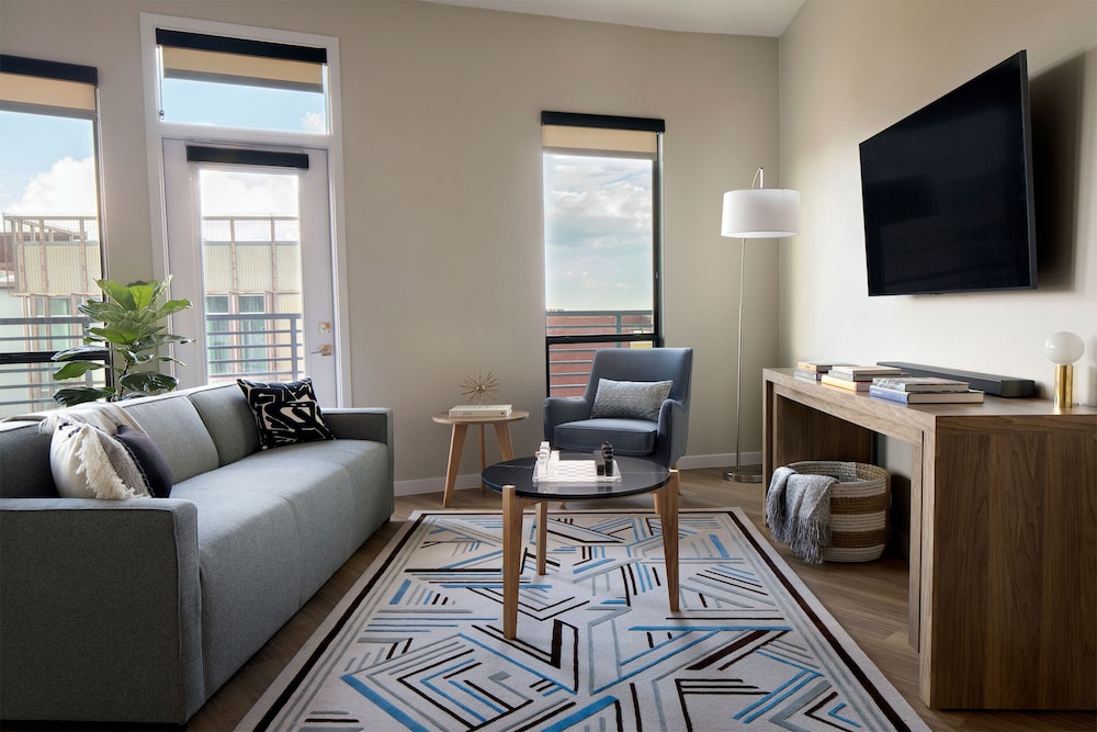 Sentral Old Town Scottsdale 24/51