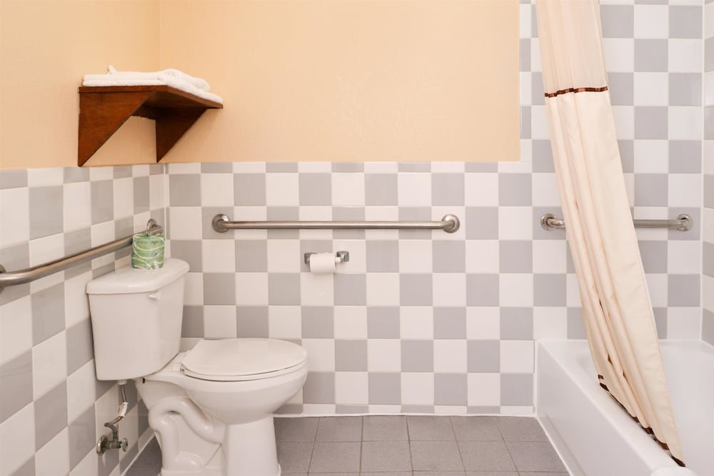 Americas Best Value Inn Baytown 14/16