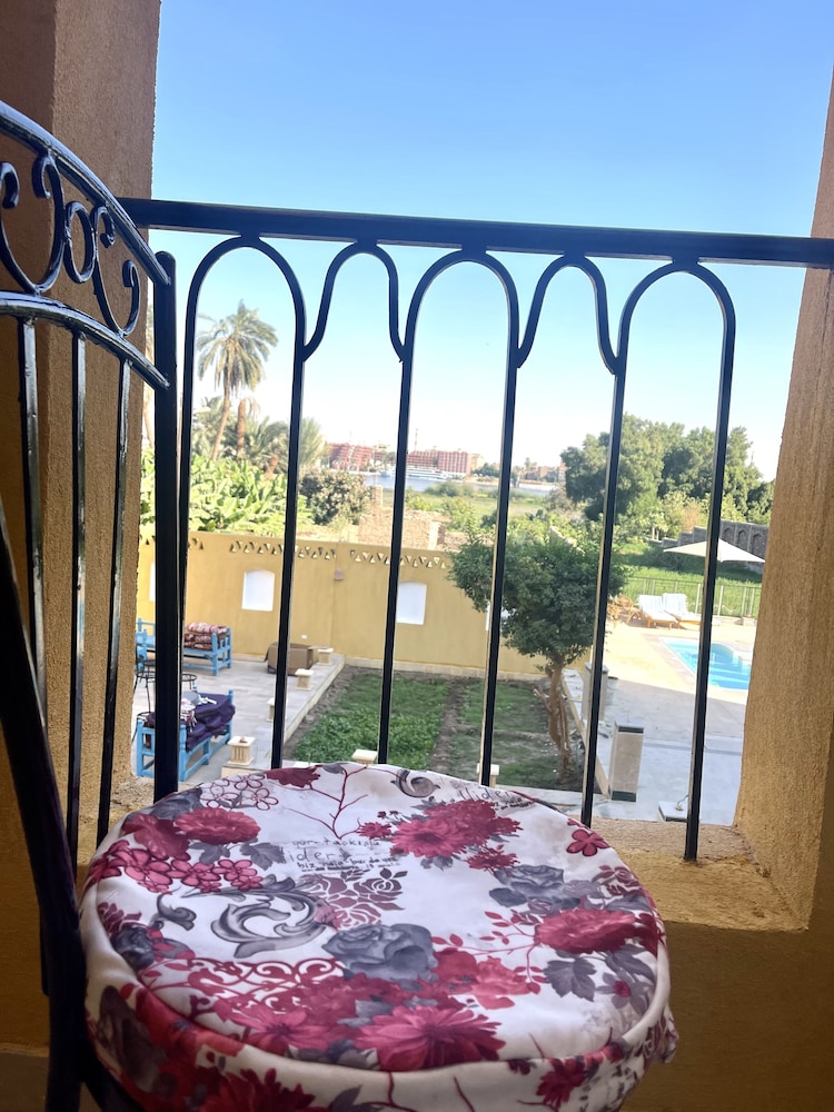 Jewel Of The Valley Howard Carter House 24/50