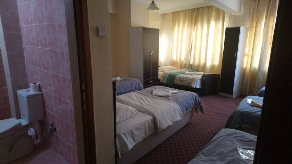 Istanbul Paris Hotel And Hostel 35/74