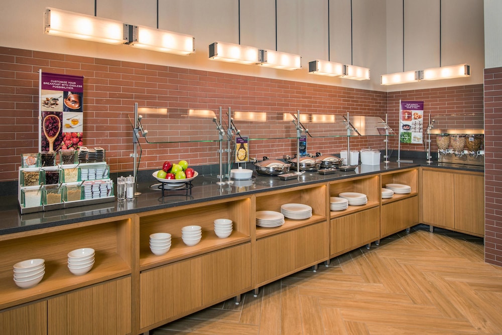 RESIDENCE INN BALTIMORE AT THE JOHNS HOPKINS MEDICAL CAMPUS 43/54