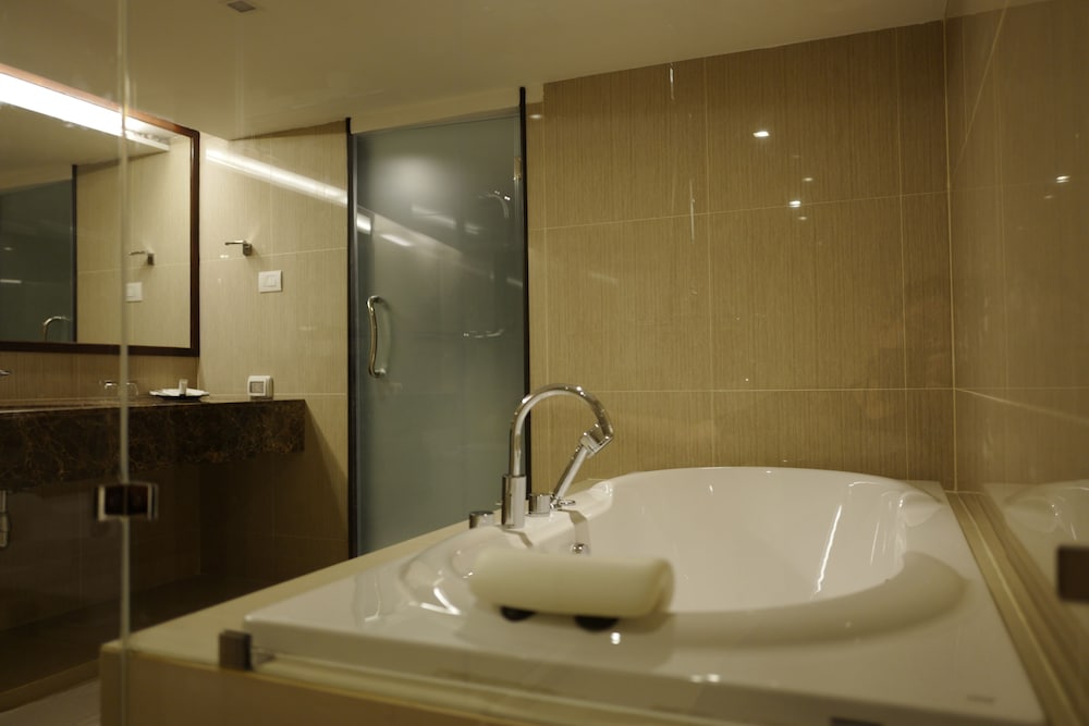 S33 Compact Sukhumvit Hotel 35/78