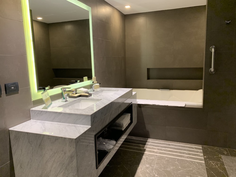 Eb Hotel By Eurobuilding Airport Quito 56/69