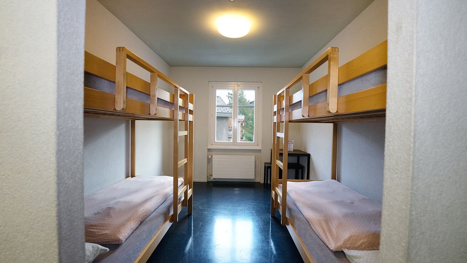 ROOM, QUADRUPLE, SHARED BATHROOM