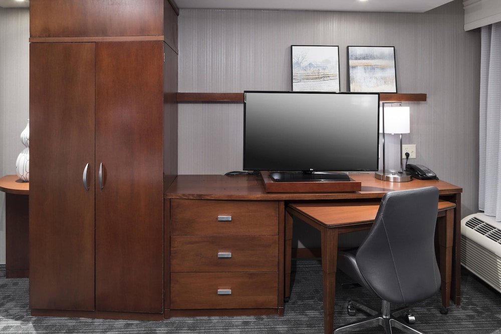 Courtyard by Marriott West Orange 45/52