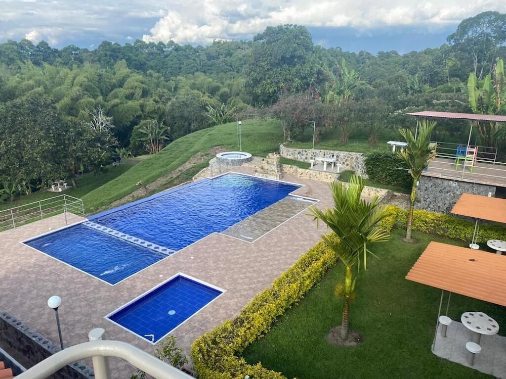 Hotel Bora Bora Campestre Los mangos 41/45