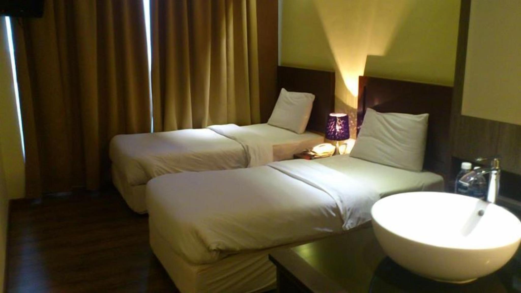 Zotel Hotel 25/32