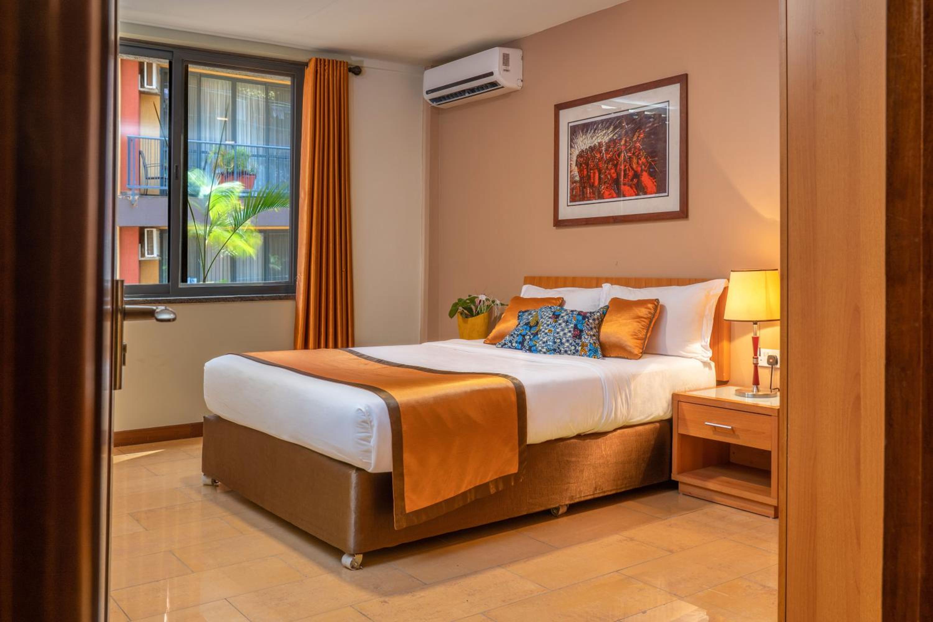 3 Bedrooms, Apartment