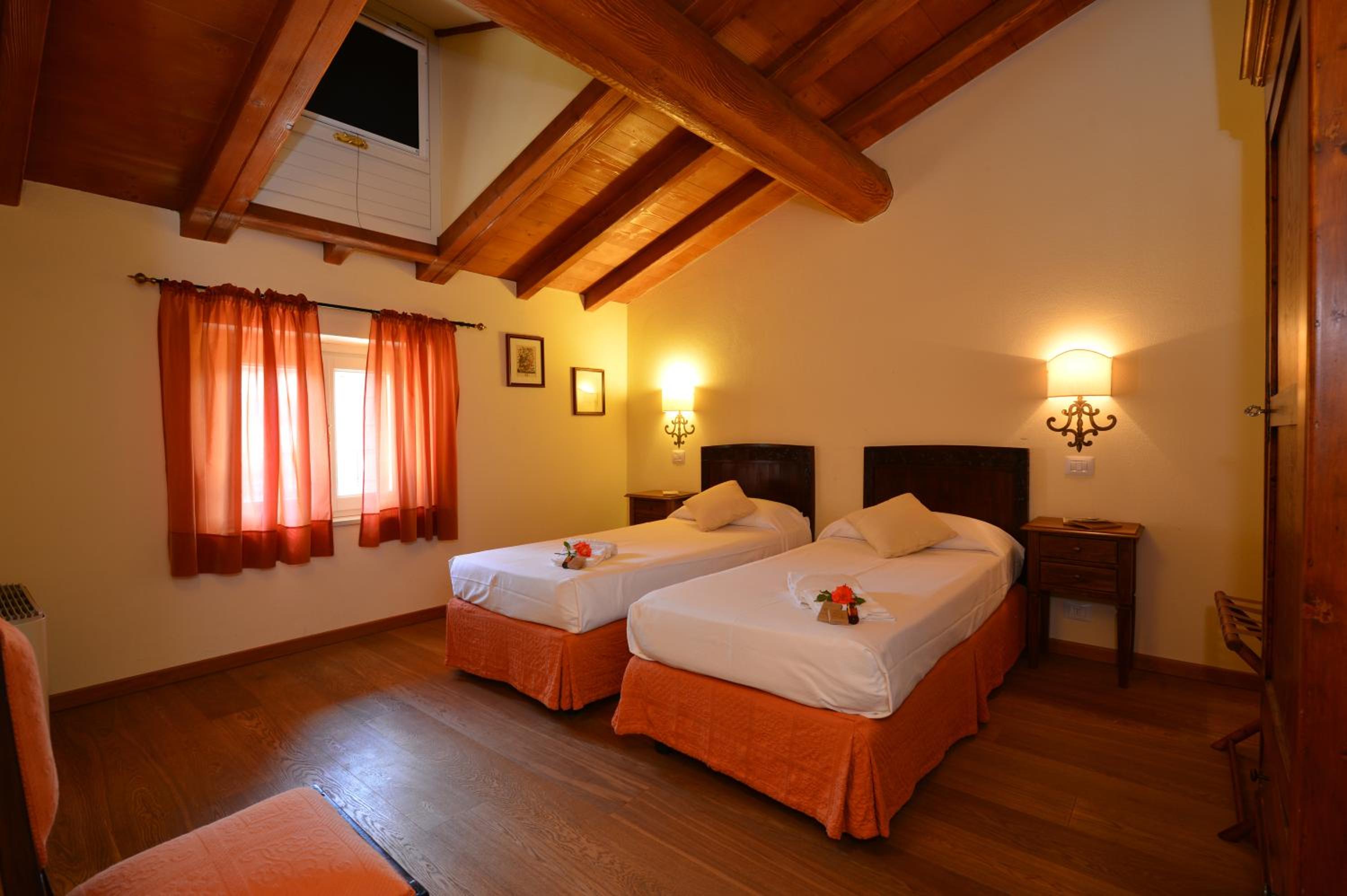 3 Bedrooms, Apartment