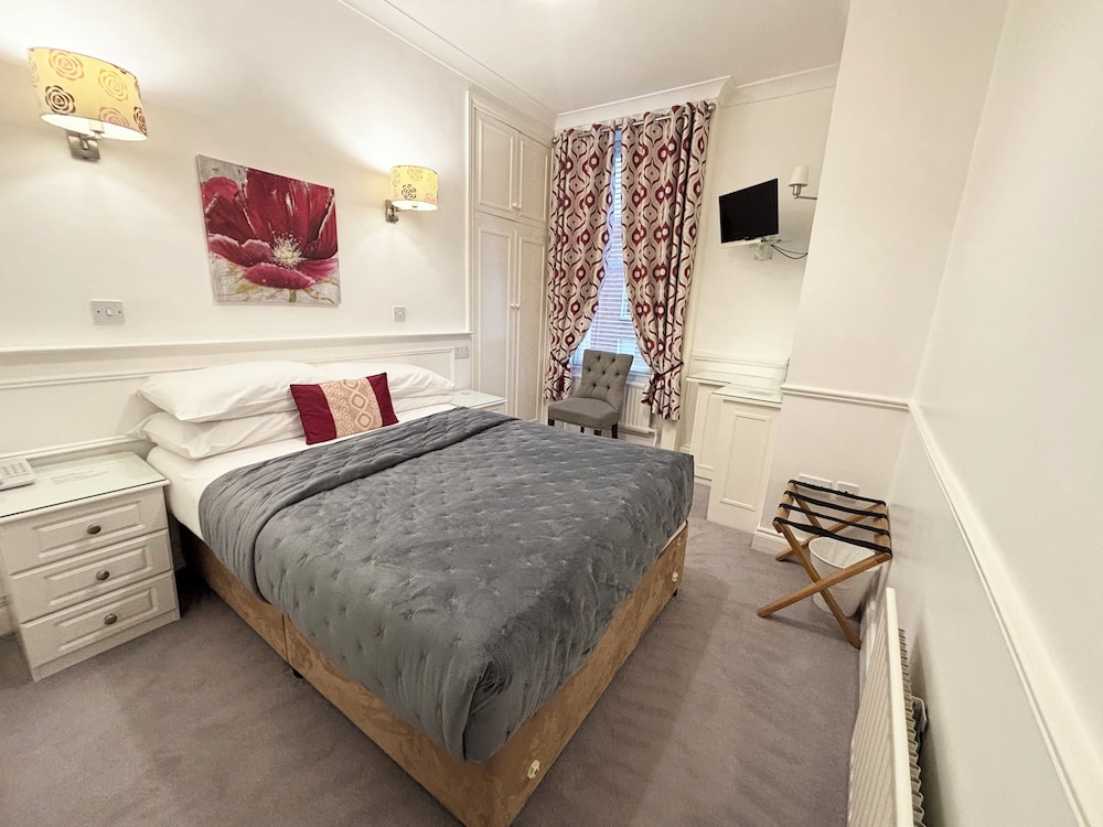 Dergvale Hotel 33/75