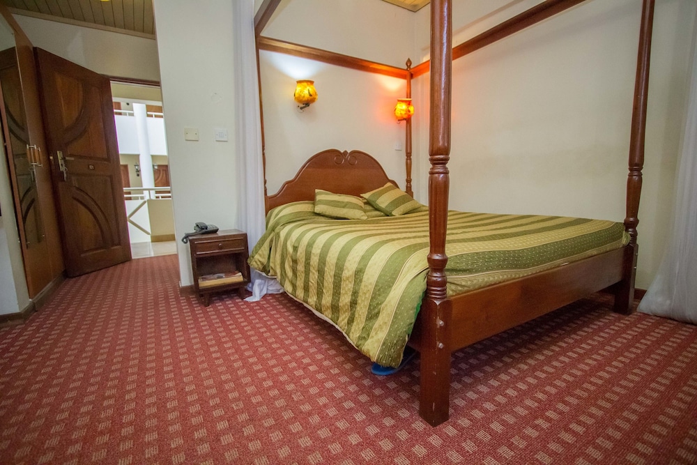 Park Place Hotel 28/80