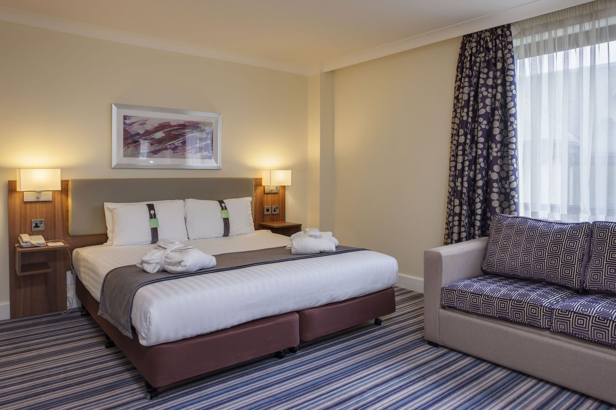 PREMIUM, KING BED