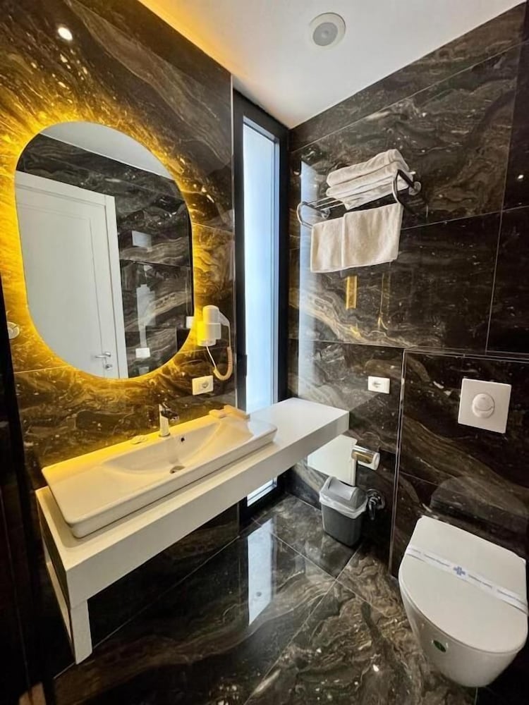 HENRY RESORT & SPA 59/62