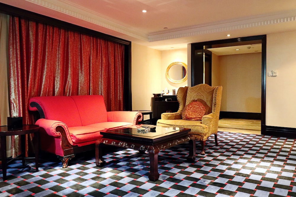 ROYAL MEDITERRANEAN HOTEL 45/47