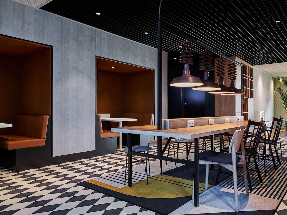 ibis Montlhery Paris Sud 56/68