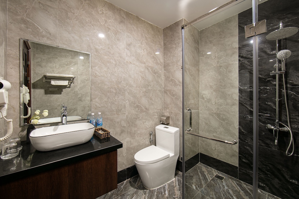 Nam Hai Hotel Hanoi 21/22