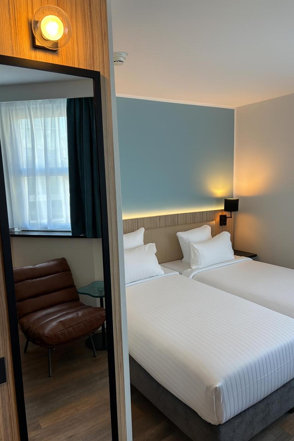 Room, Twin Beds