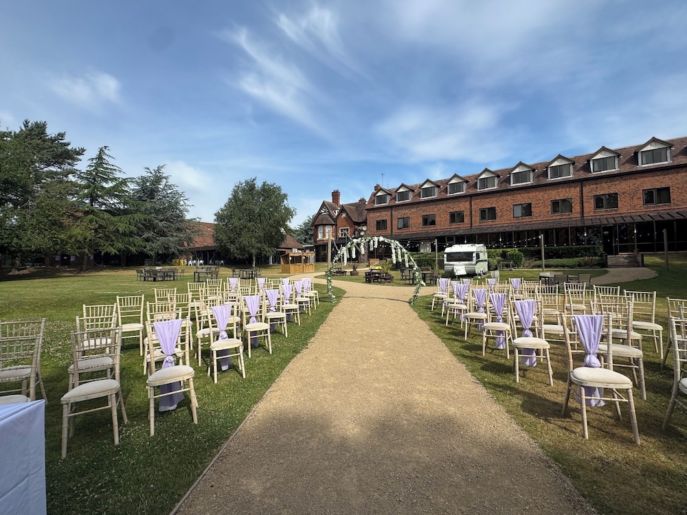 Mercure Hull Grange Park Hotel 70/75