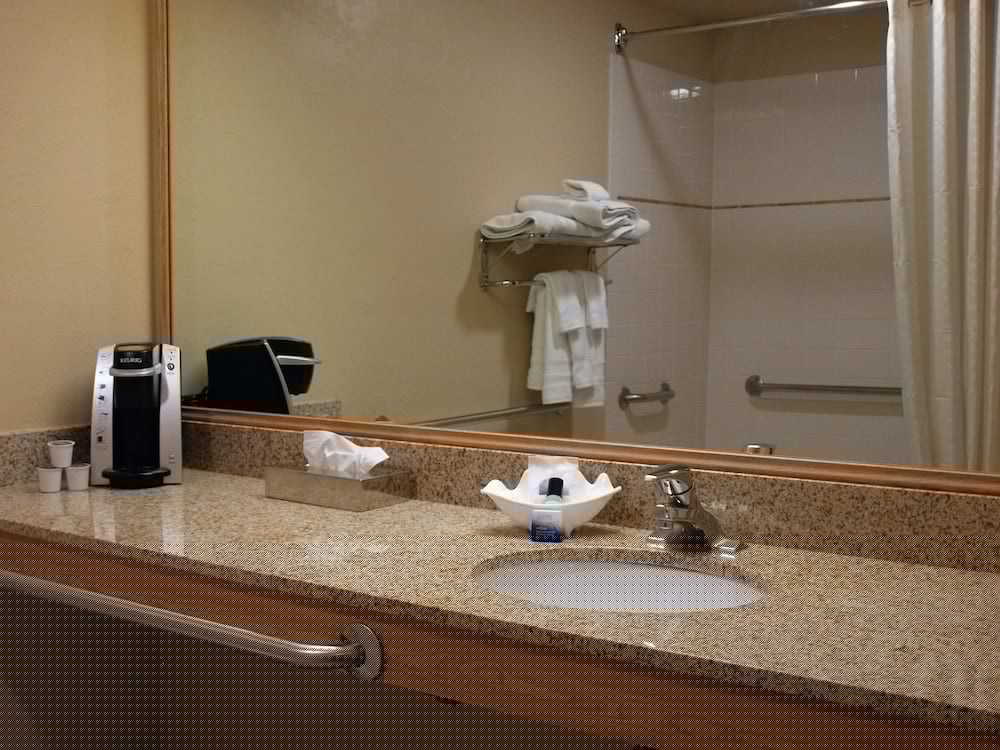 Best Western Plus Caldwell Inn & Suites 39/46