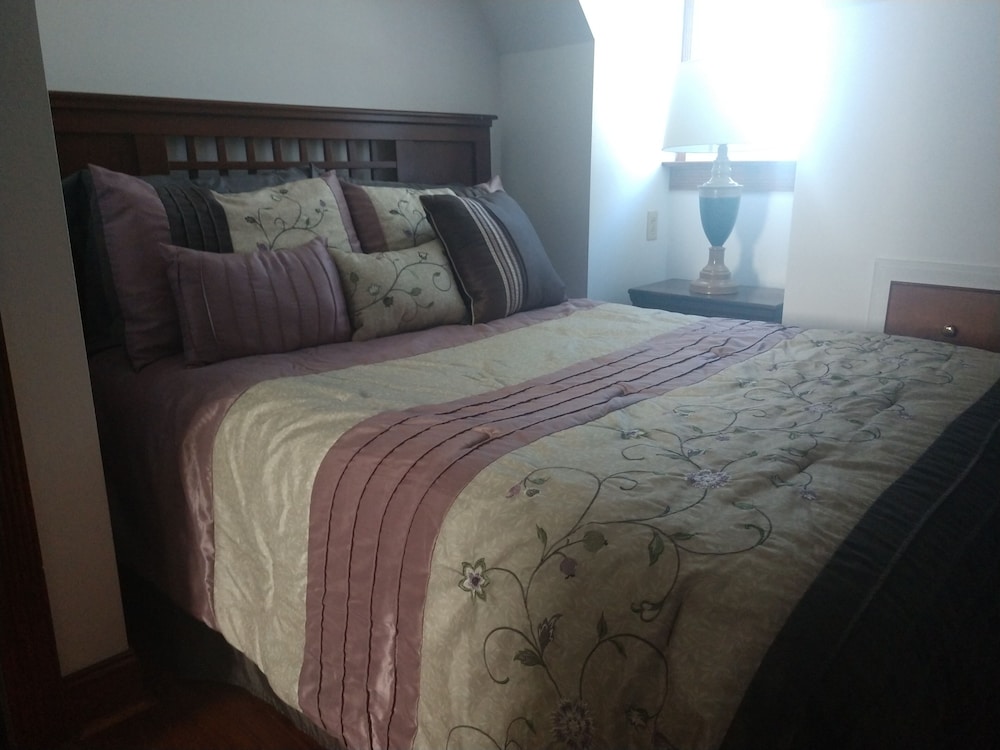 Bay House, House, 1 Queen and 4 Double Beds, Harbour View