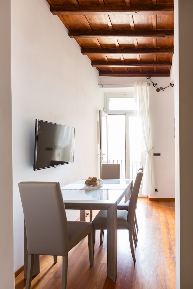 The Hide Trastevere 12/17