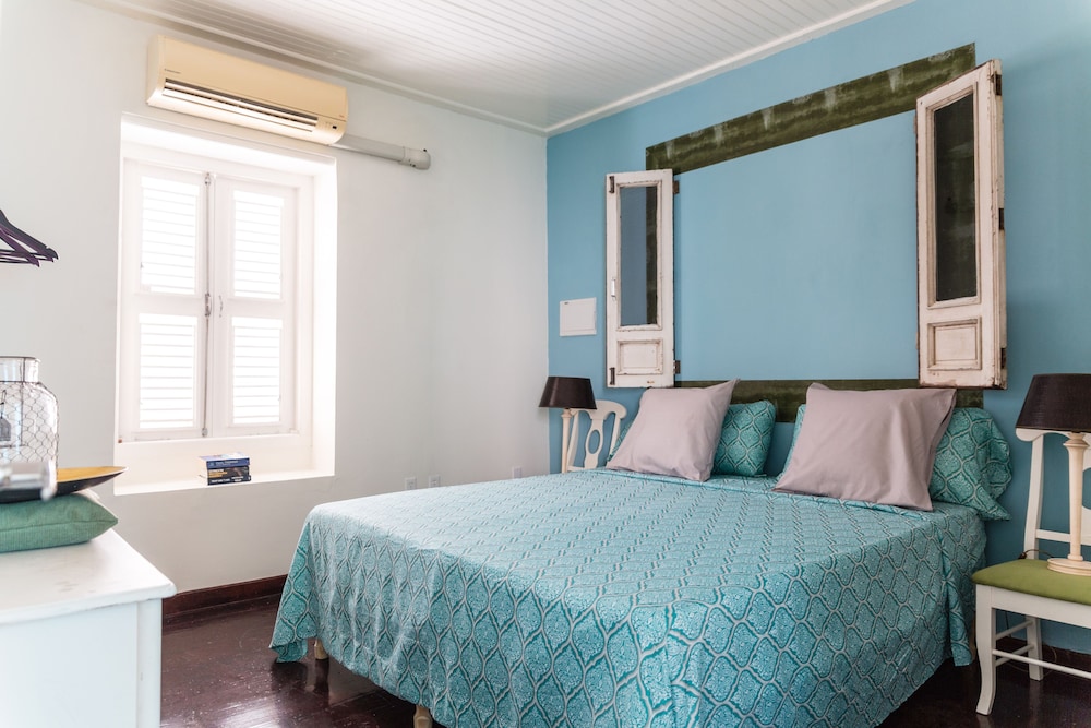 2 BEDROOMS, APARTMENT, KITCHENETTE