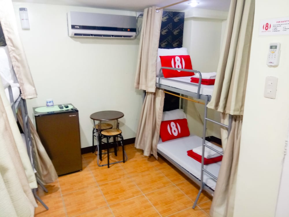 8Hostel 31/50