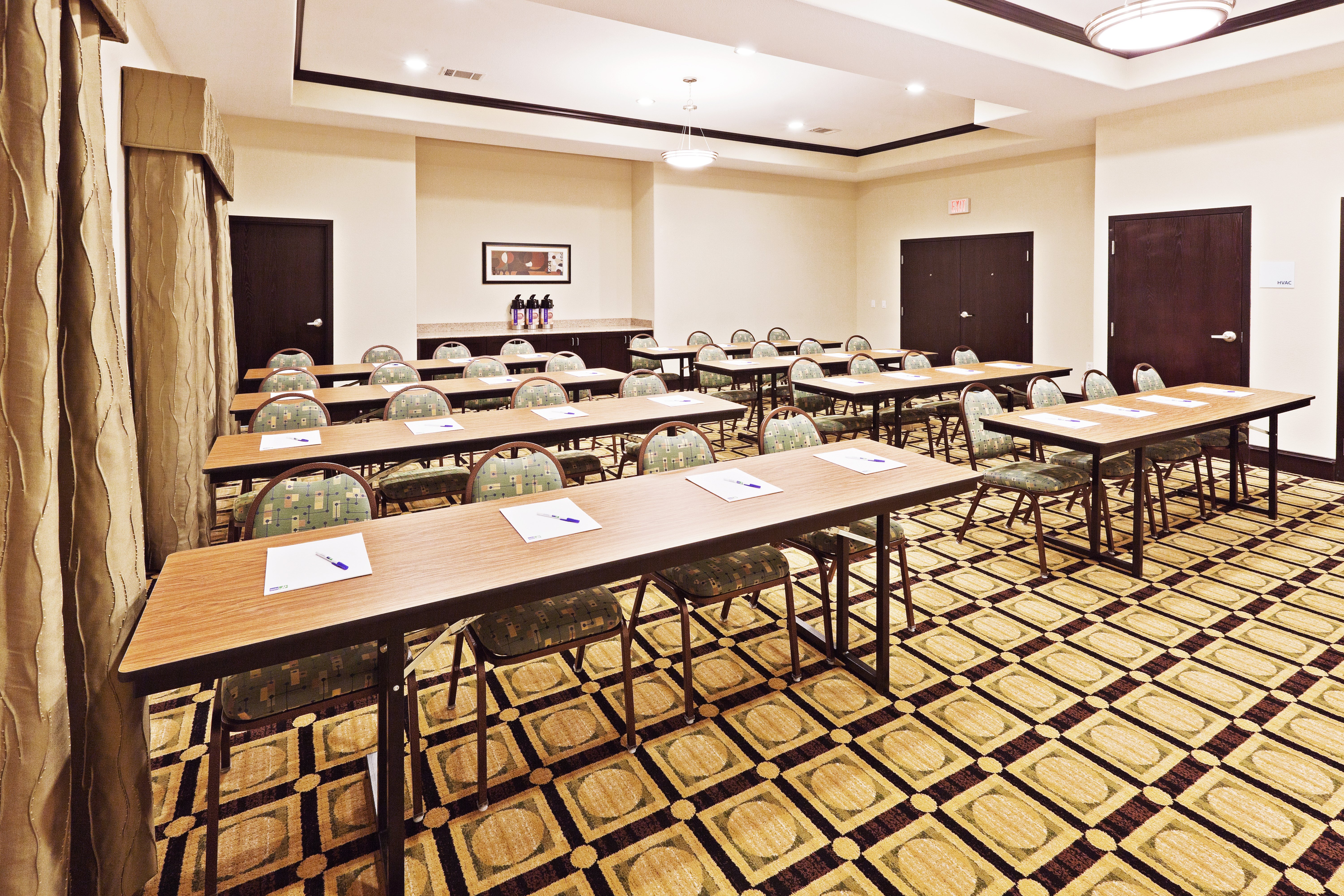 Holiday Inn Express Suites Brownfield 51/54
