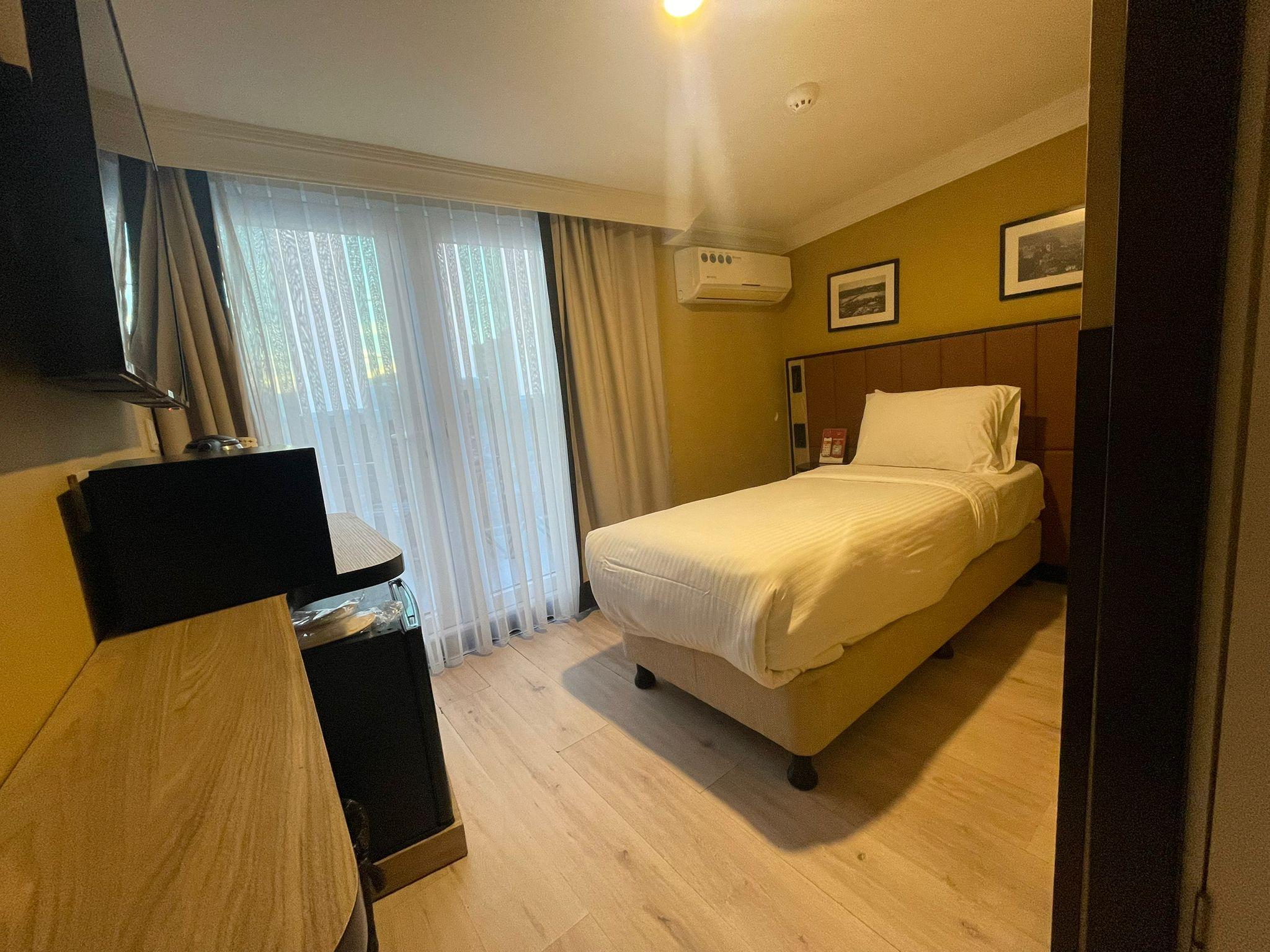 Cozy, Single, Single Bed