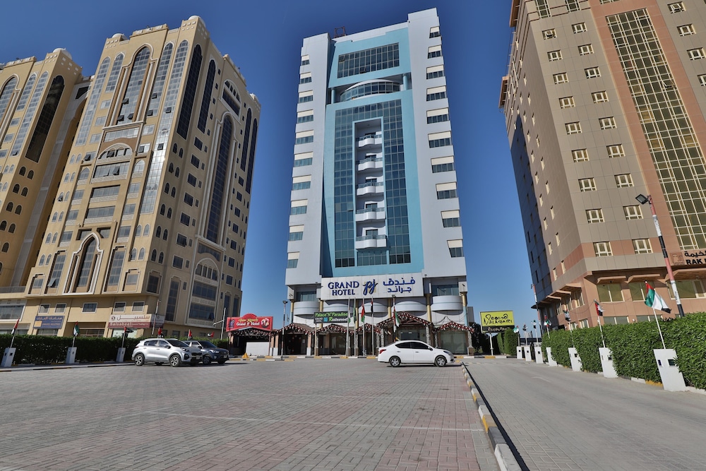 Grand PJ Hotel 42/48