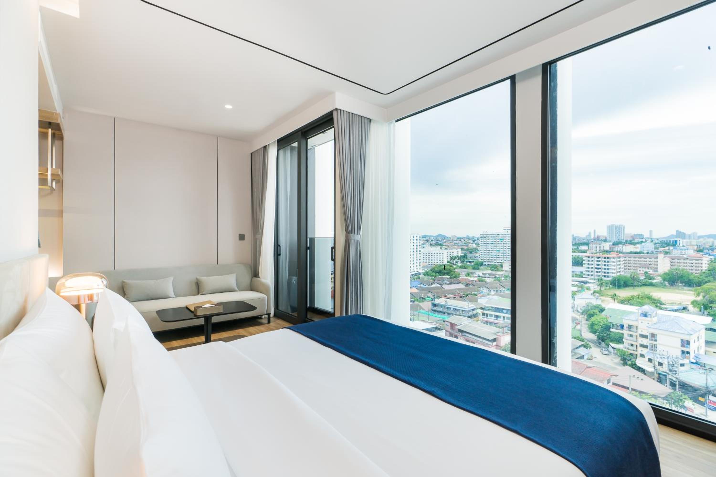 Premier, Double Bed, City View, High Floor
