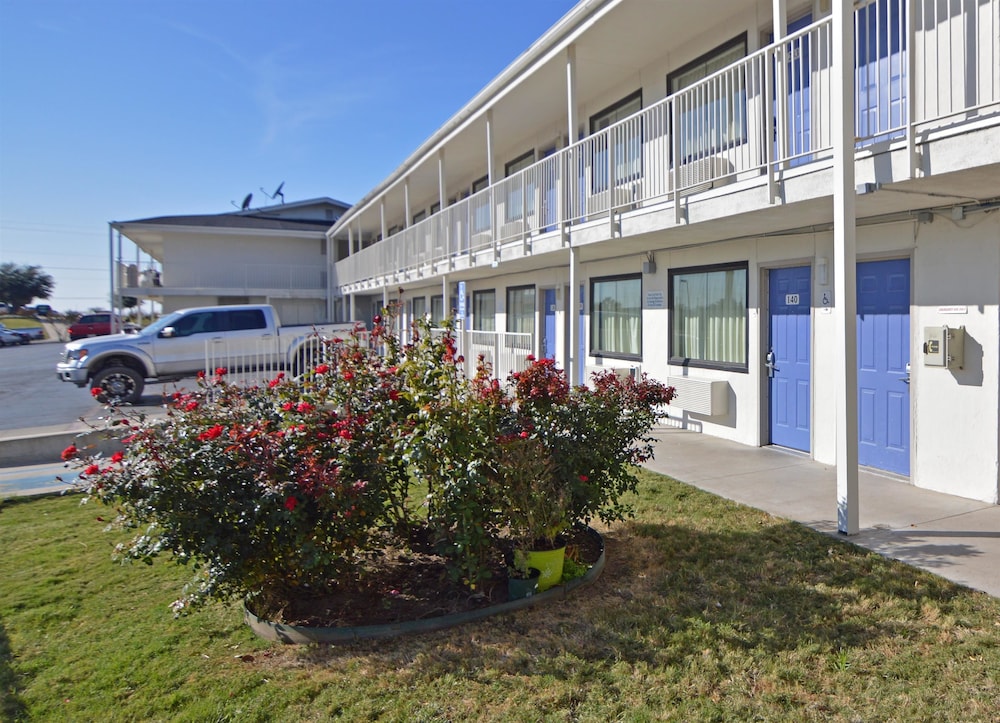 Motel6 Denton, TX - UNT 48/60