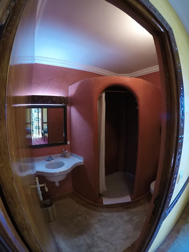 RIAD ZAHRA 23/32