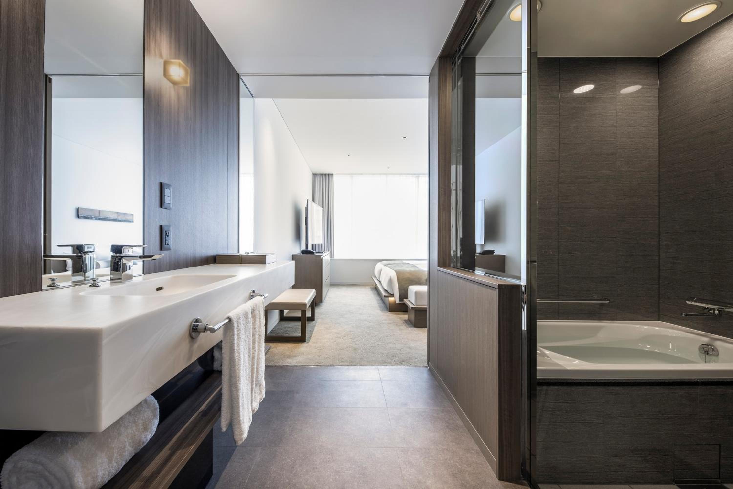 غرفة سوبيريور بسريرين منفصلين مع سرير إضافي، The Royal Park Hotel Iconic Kyoto 4/4