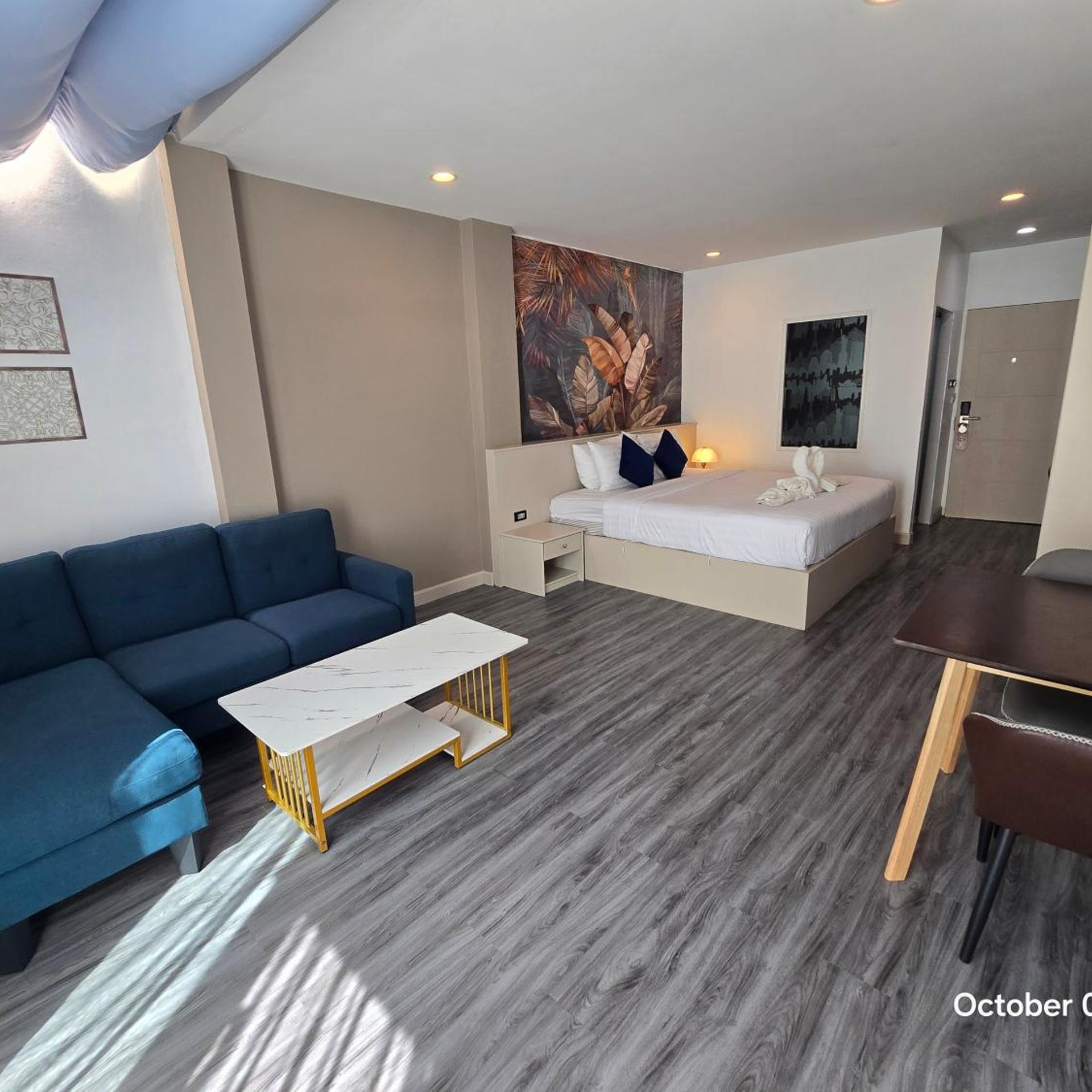 Junior Suite, Pool Access, MODERN LIVING HOTEL 4/6