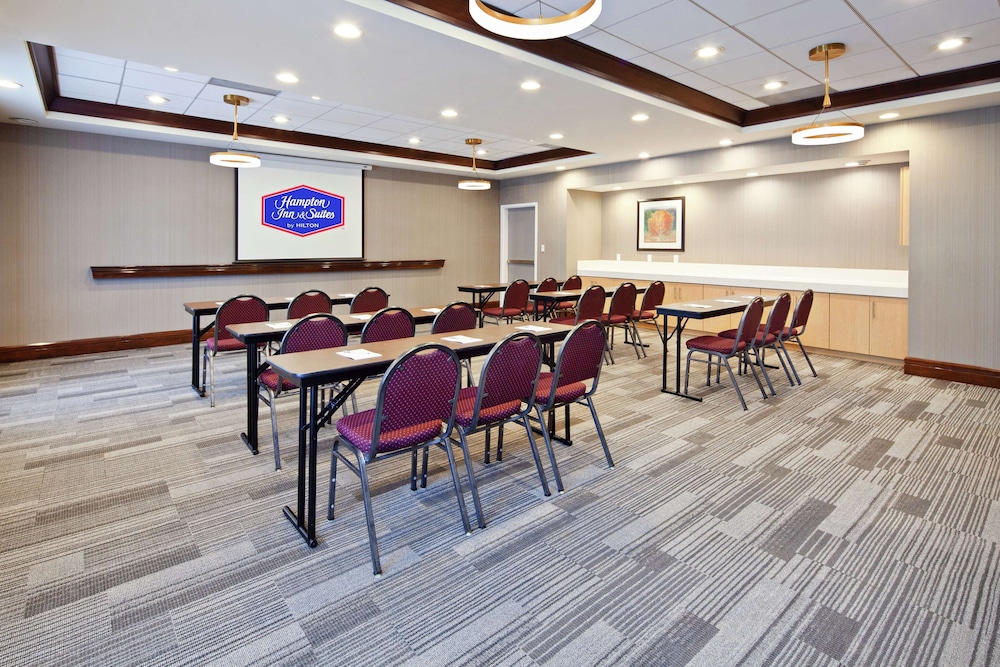 Hampton Inn & Suites Chino Hills 32/34