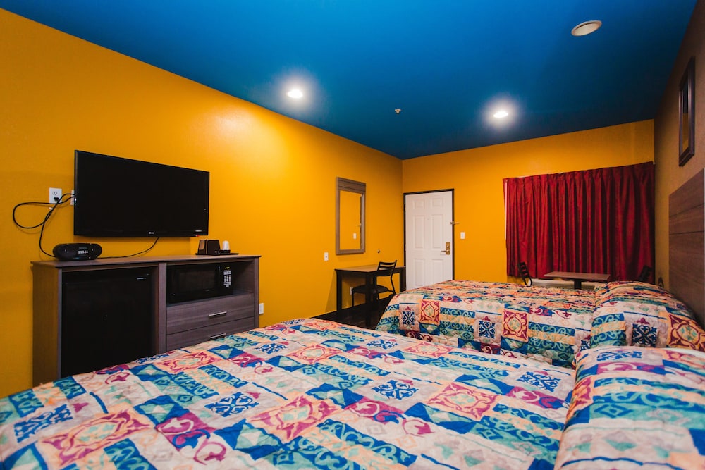 Moonlight Suites 18/65