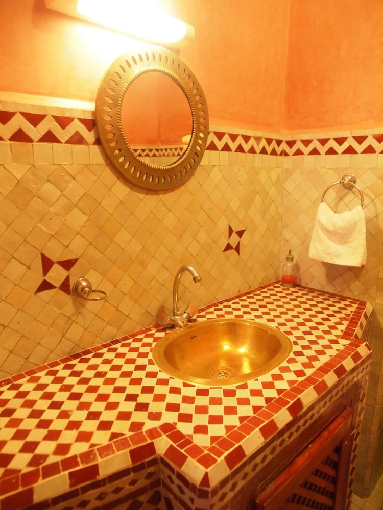 Riad Al Khansaa 26/70