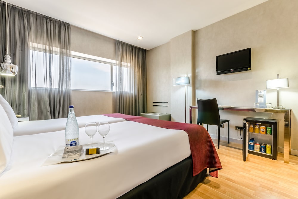 Room, Twin Beds