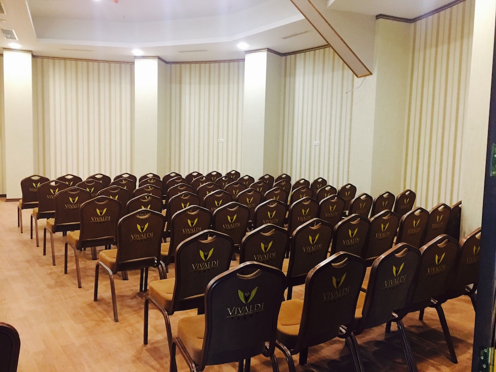 Vivaldi Park Hotel 58/66