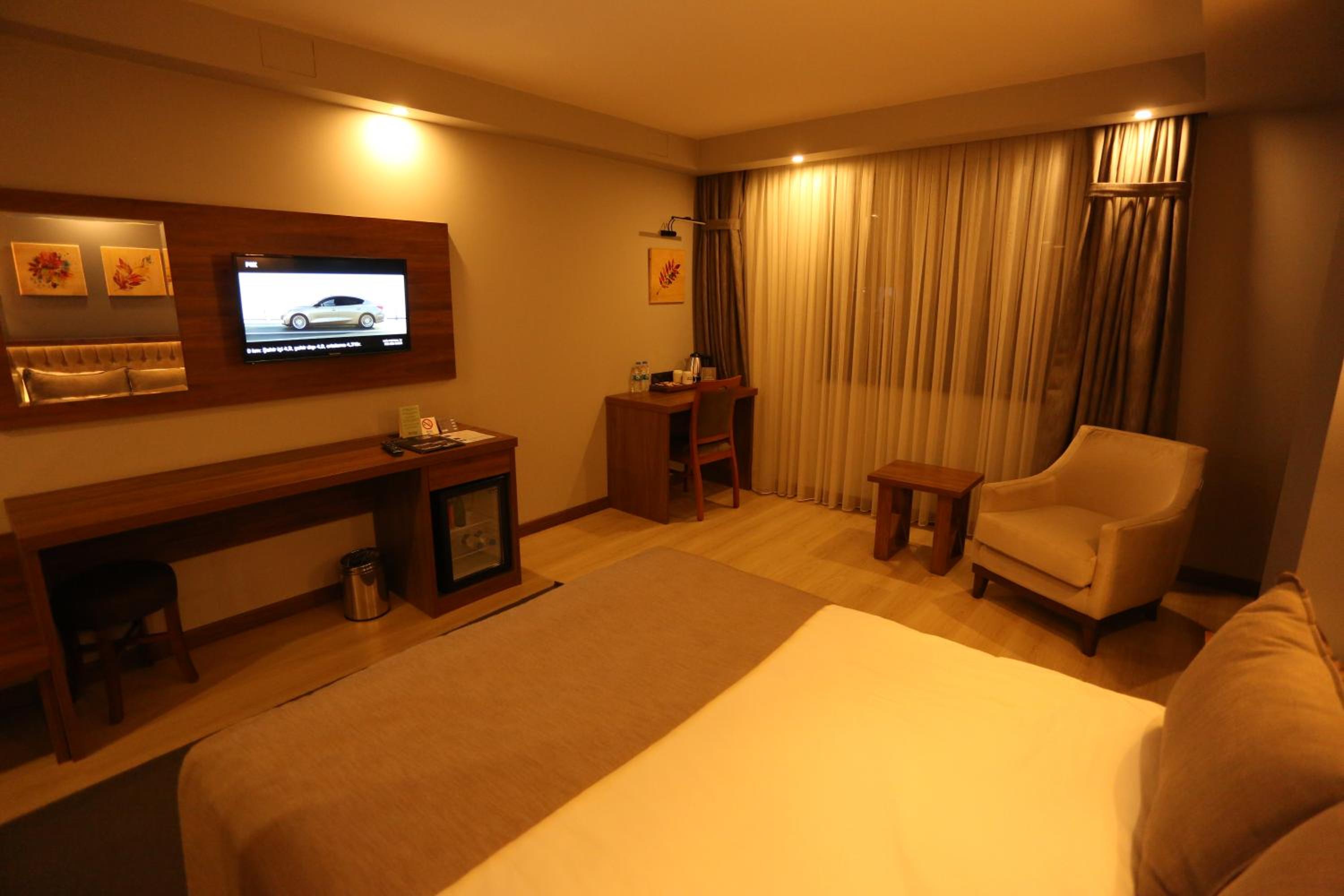 Oytun Hotel 38/52