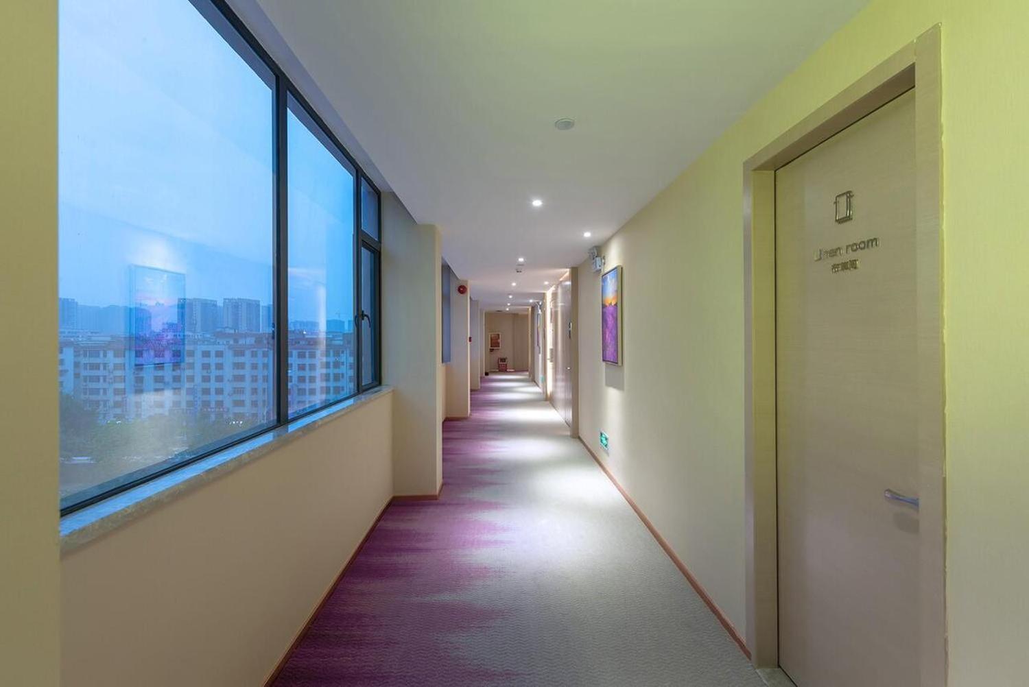 Lavande Hotel (Yingde Yingzhou Avenue) 6/46