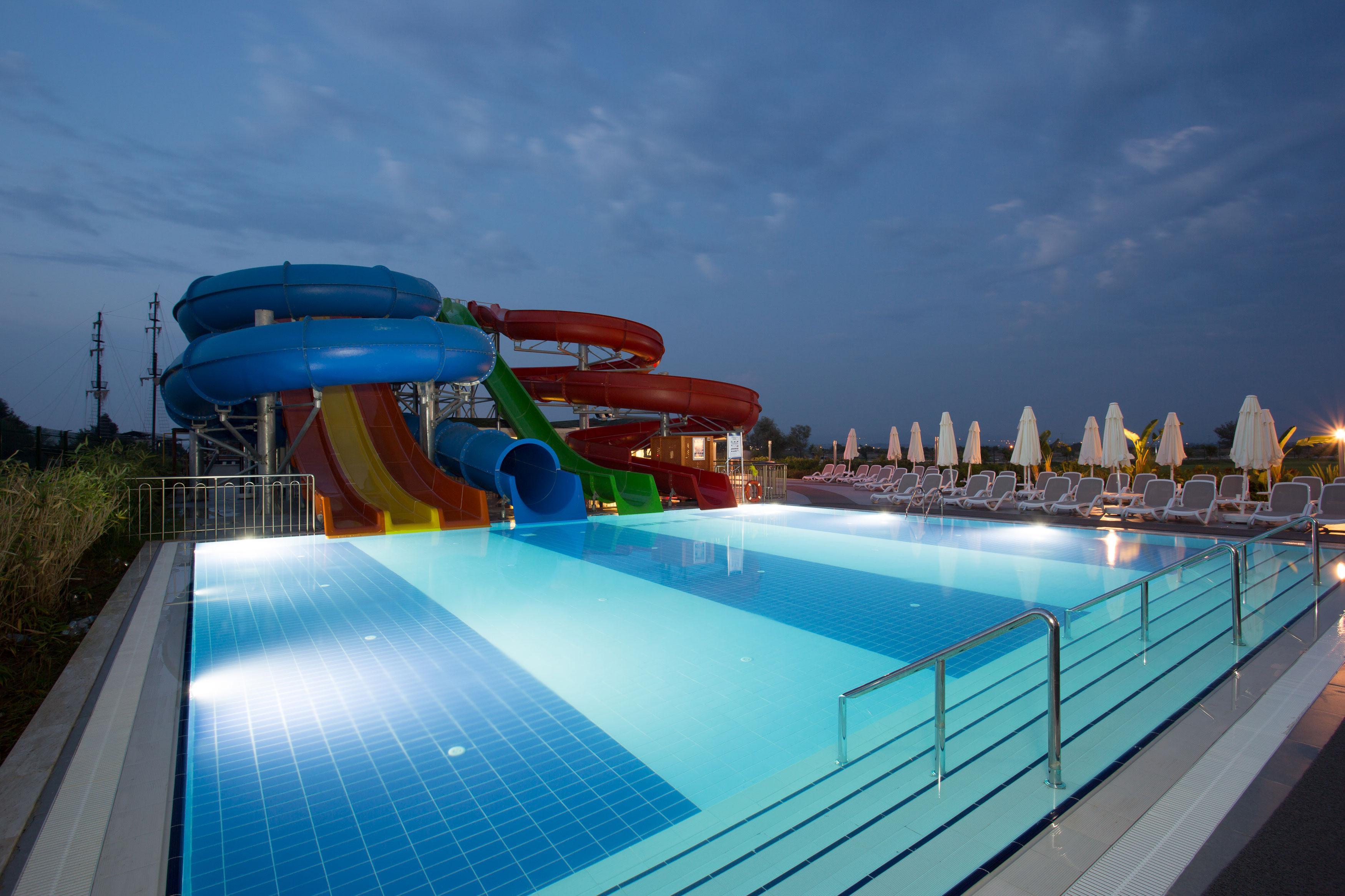 Water Side Resort And Spa 42/50