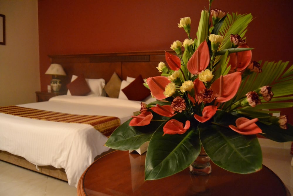 Golden Tulip Dar Es Salaam 25/71
