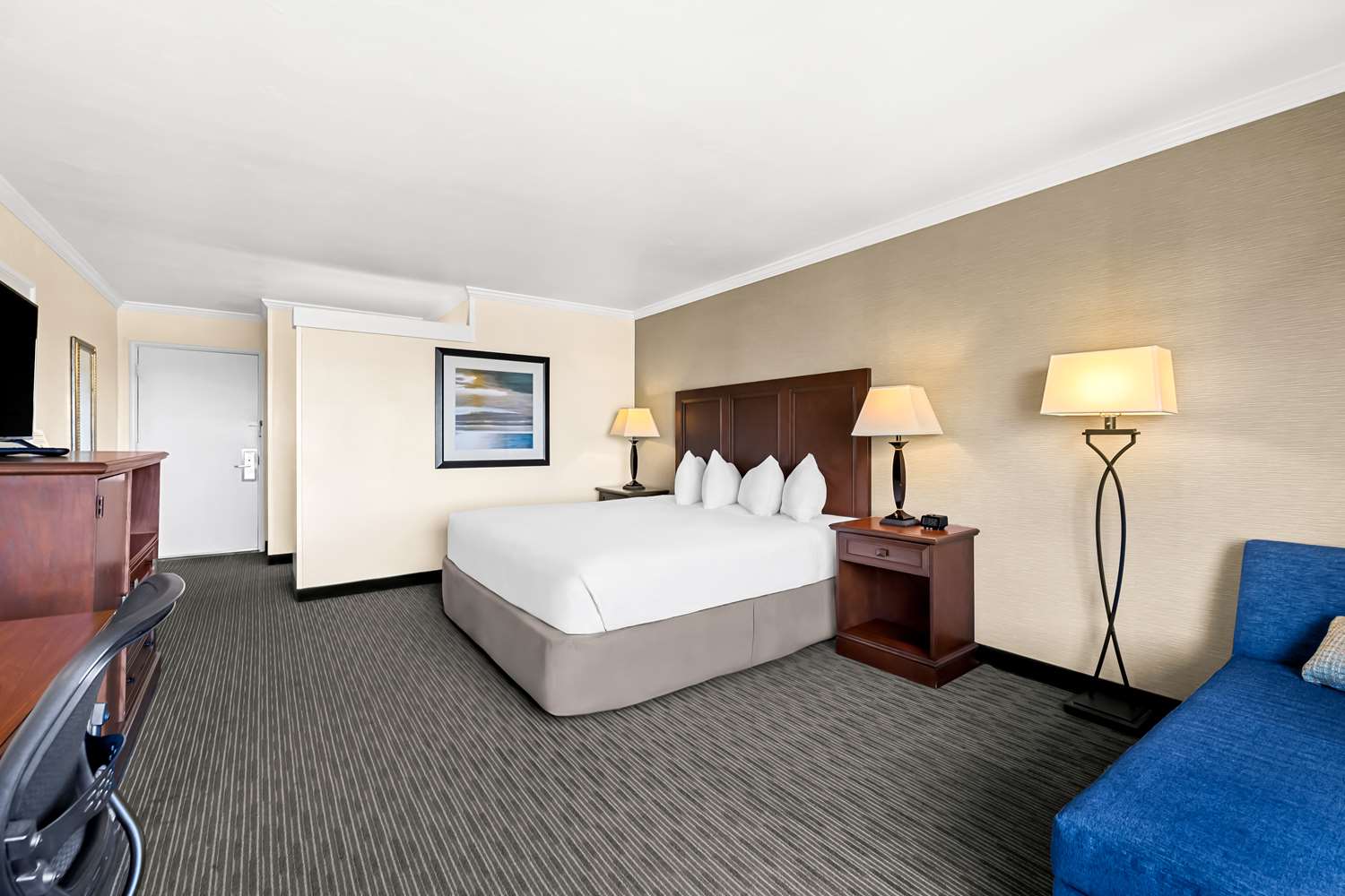 2 Rooms, Queen Bed, 2 Bathrooms
